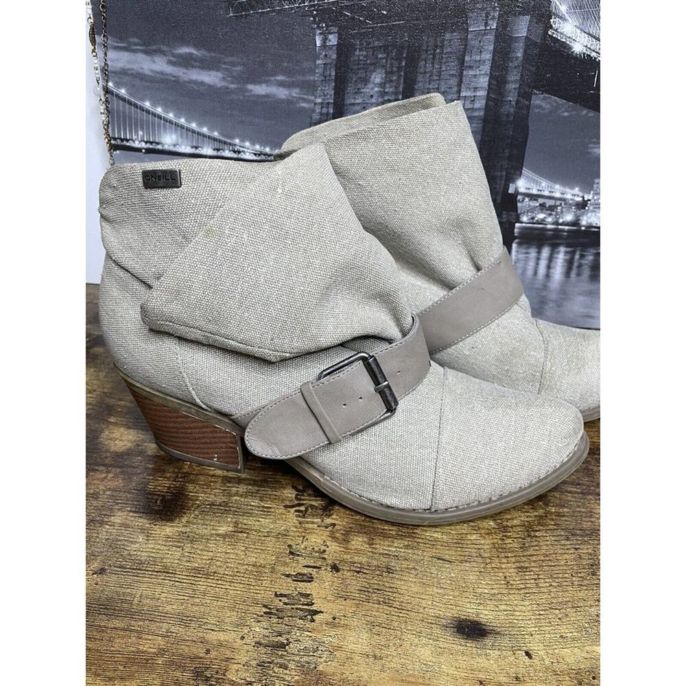 Womens size 9 O’Neill Booties